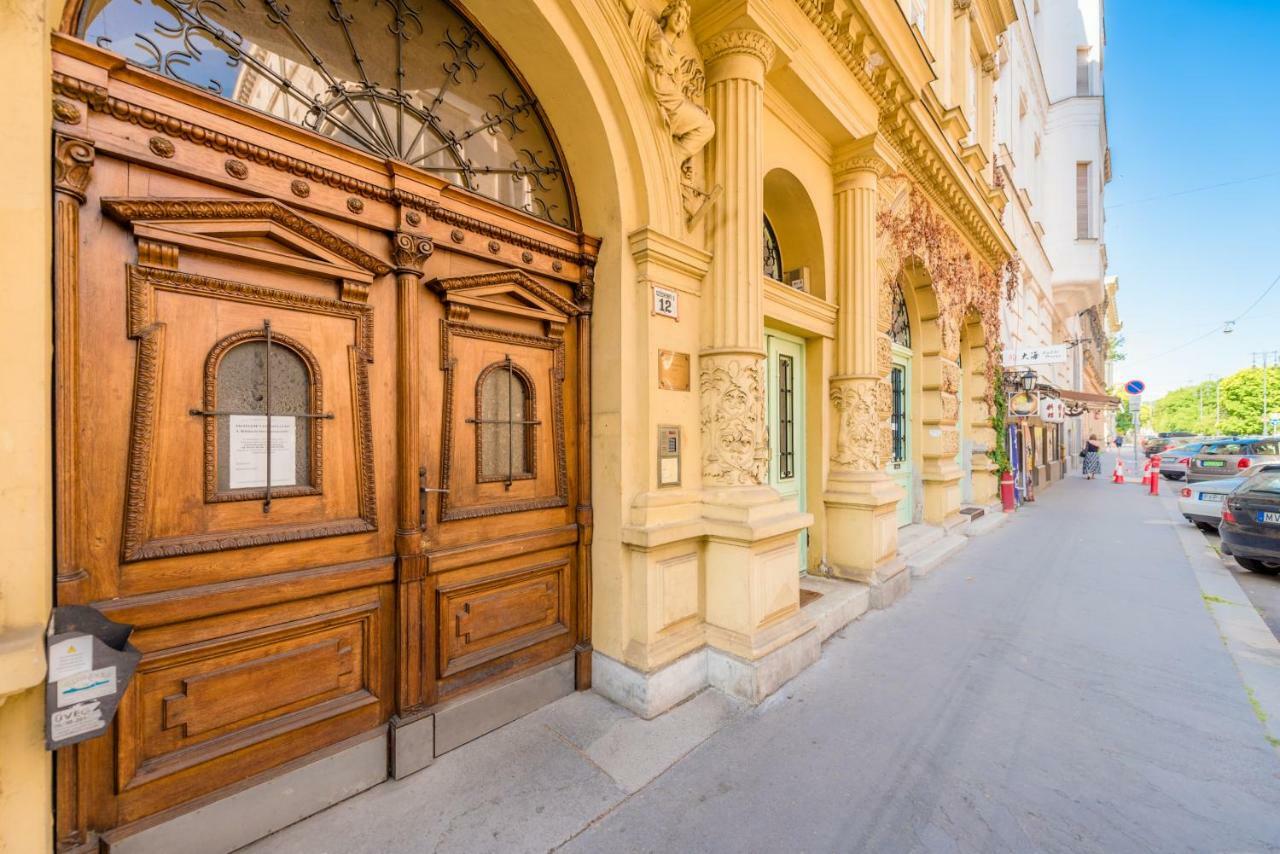 Oasis Apartments - Liberty Square Budapeszt Zewnętrze zdjęcie
